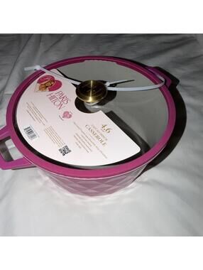 New Paris Hilton 4.6 Quart Casserole With Lid In Hot Pink. (See pics)